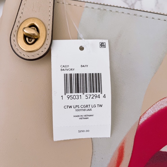 Coach x Tom Wesselmann Large Turnlock Wristlet - Picture 7 of 8